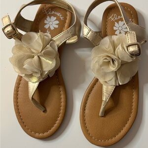 Flowers by Nina Girls size 1 flower sandals